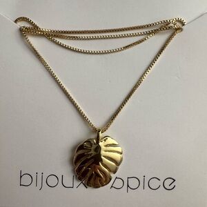 Bijoux + Spice Gold Leaf Pendant Necklace